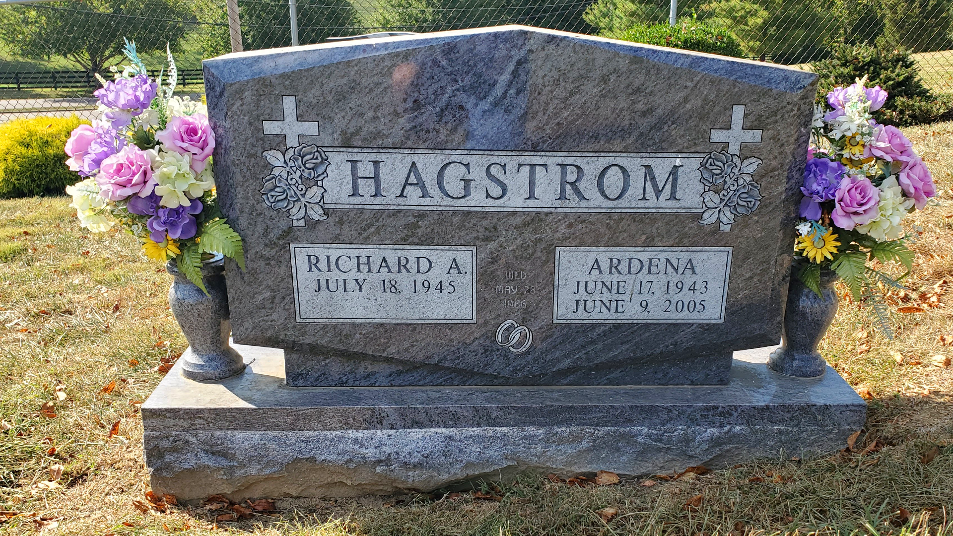 Upright diamond headstone Hagstrom Gallery monument